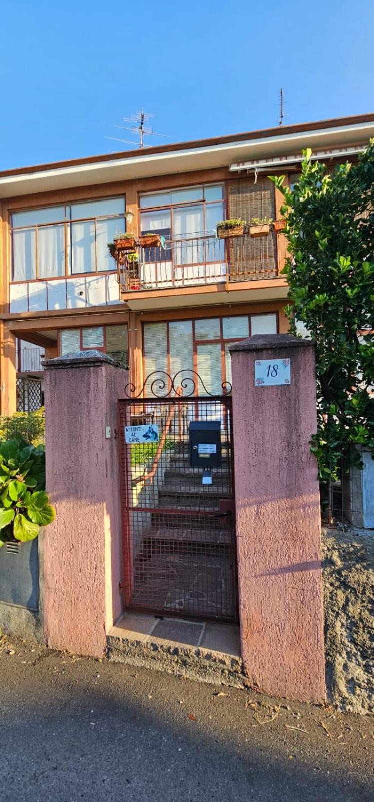 La Casetta Di Anna Laveno Exterior foto